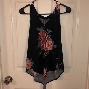 Black floral business top 🤍